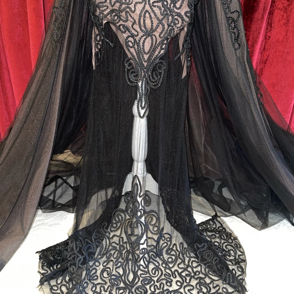 Fouad Sarkis couture gown - Picture 6 of 12